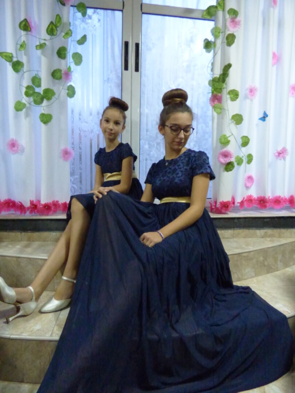 Тъмно синя рокля с дантела - Image 15