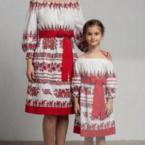 Рокля с етно мотиви