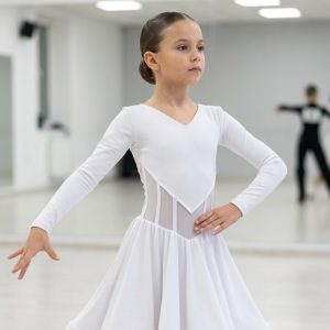 Бяла рокля за спортни танци