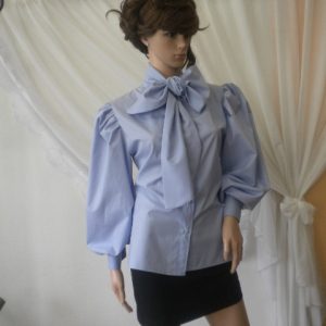 Елегантна дамска униформа- пола и риза