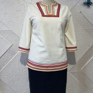 Елегантна дамска униформа- пола и блуза