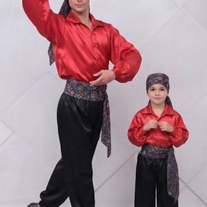 Mъжки костюм за ромски испански или руски танци
